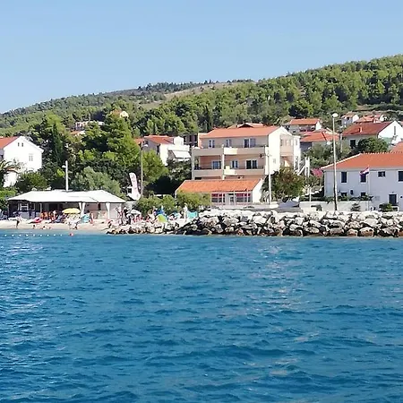 Apartamento Arbanija 1122a