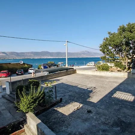 Appartement Arbanija 1122a