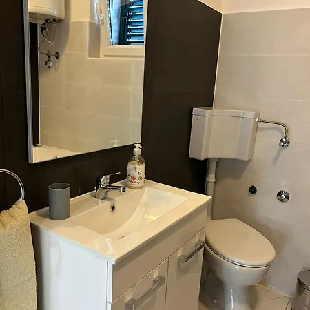 Arbanija 1122a Appartement *