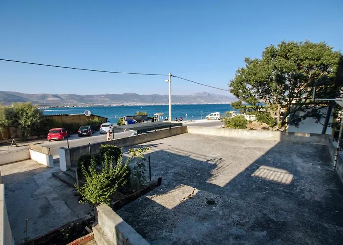 Apartment Arbanija 1122a